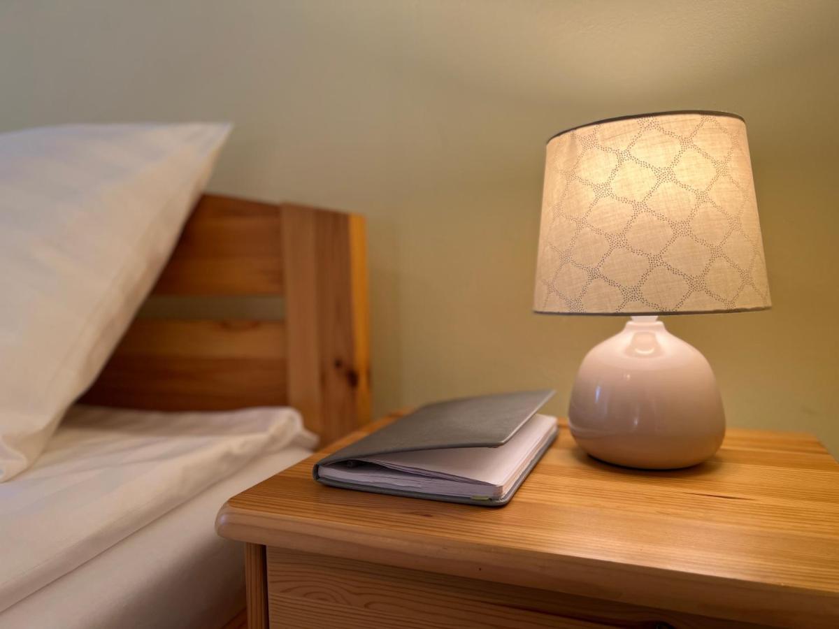 Hotel Marislav Cesnovice Екстер'єр фото