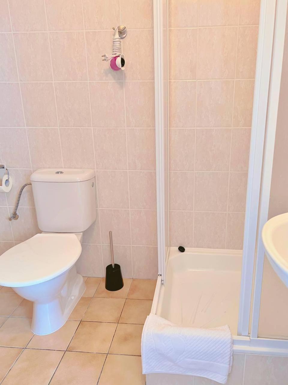 Hotel Marislav Cesnovice Екстер'єр фото