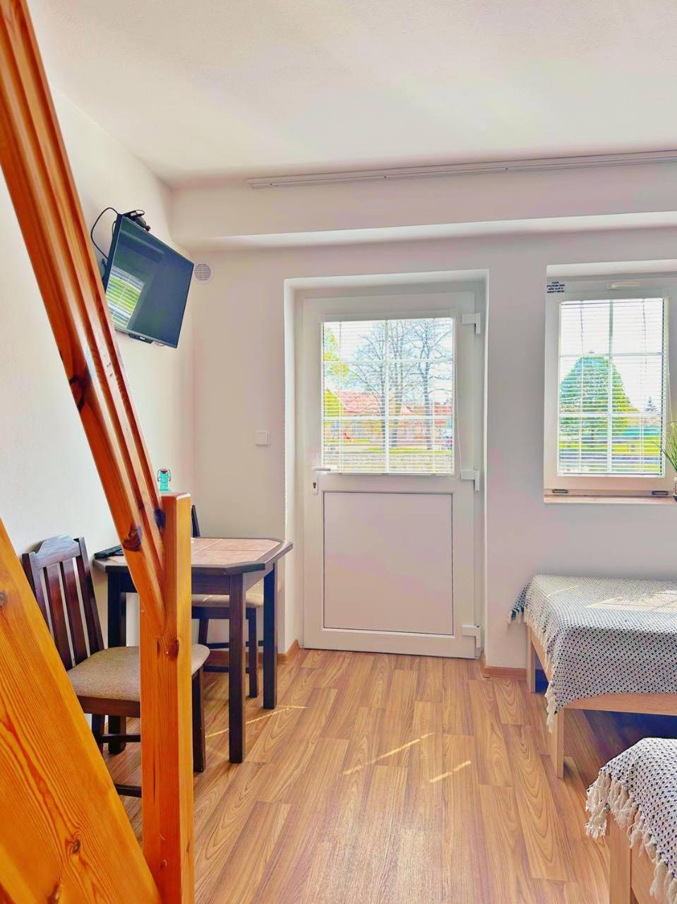 Hotel Marislav Cesnovice Екстер'єр фото
